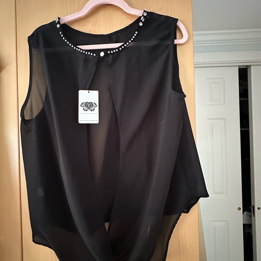 Sheer criss cross front top large nwt